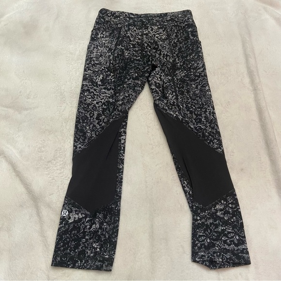 Lululemon Pace Rival Crop *22" Floral Spritz Multi / Black 28706 - Picture 9 of 15